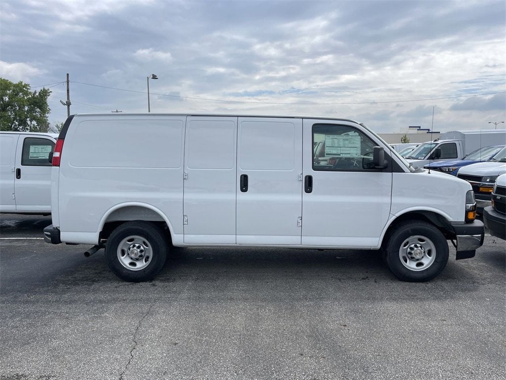 2025 Chevrolet Express Cargo 2500 WT