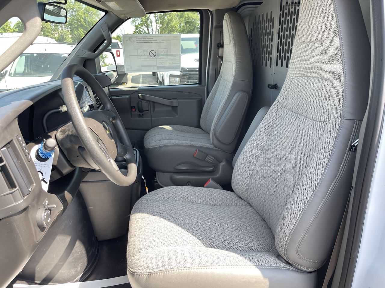 2025 Chevrolet Express Cargo WT