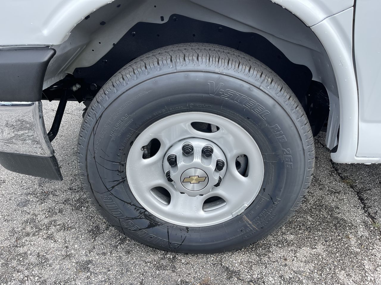 2025 Chevrolet Express Cargo WT