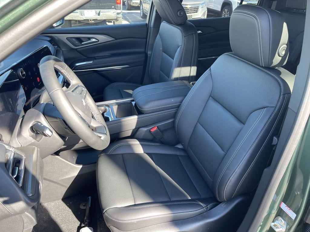2027 Chevrolet Traverse LT - Photo 11
