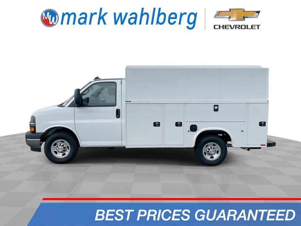 2026 Chevrolet Express Cutaway 3500 1WT