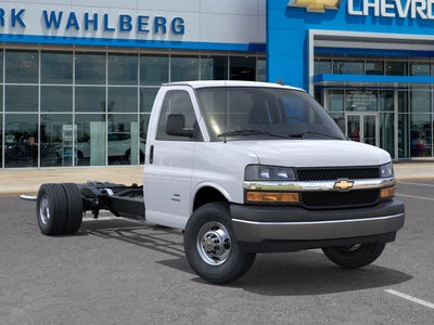 2026 Chevrolet Express Cutaway 3500 1WT