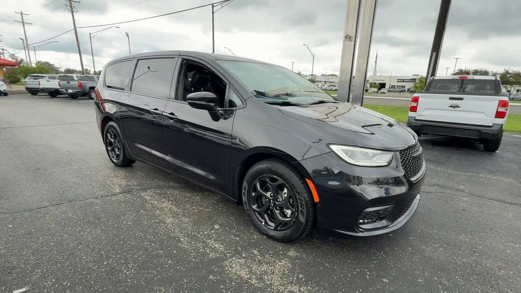 2022 Chrysler Pacifica Hybrid Touring L