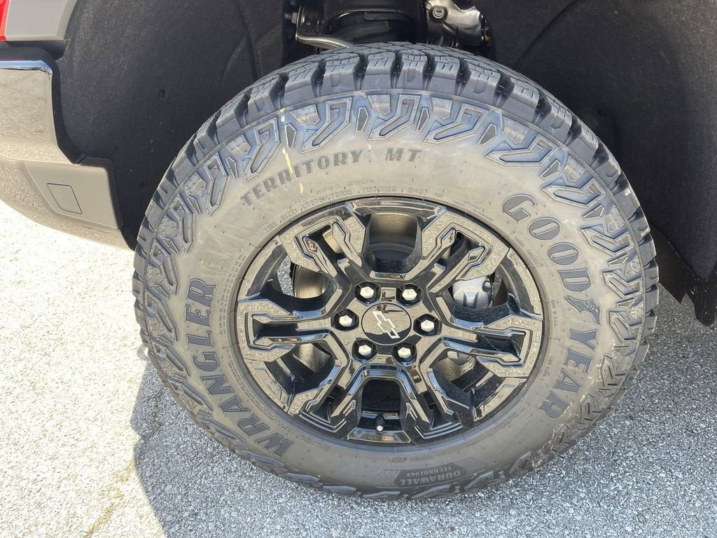 2026 Chevrolet Silverado 1500 ZR2 - Photo 10