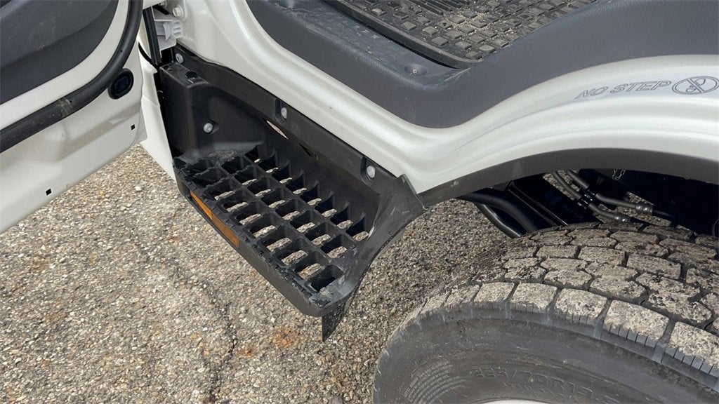 2024 Chevrolet Low Cab Forward 5500 XG 5500