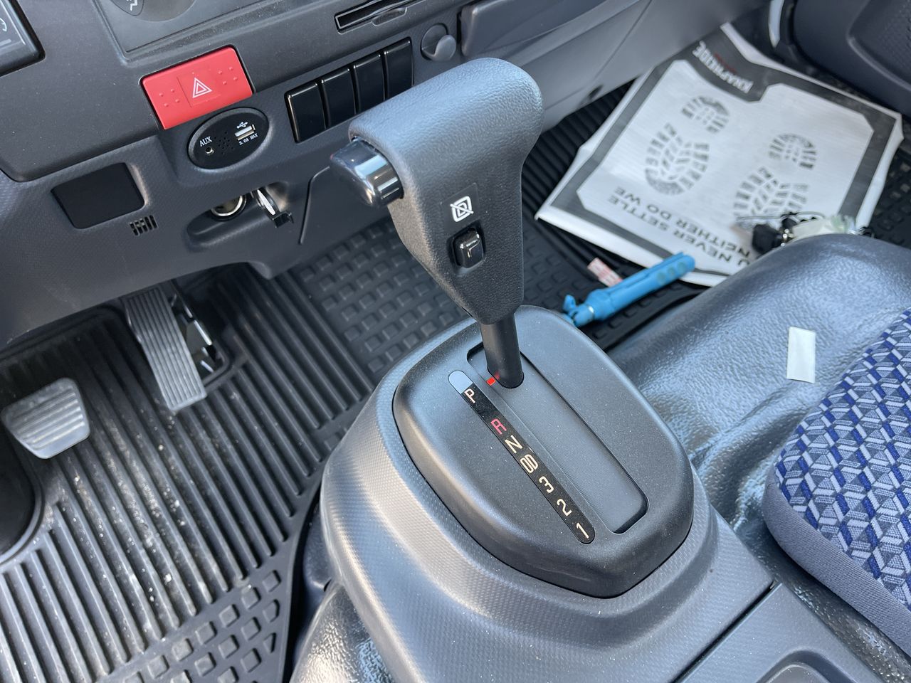 2024 Chevrolet Low Cab Forward 5500 XG 2WD Reg Cab 176