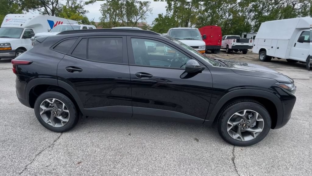 2026 Chevrolet Trax LT photo 3