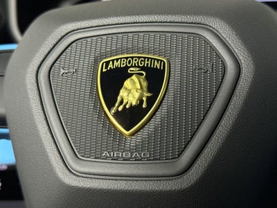 2025 Lamborghini Urus SE