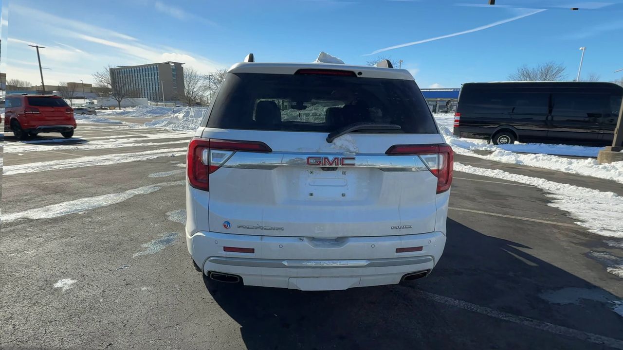 2023 GMC Acadia Denali