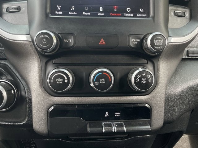 2020 RAM 1500 Big Horn Crew Cab 4x4 5'7" Box