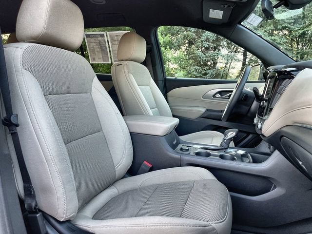 2022 Chevrolet Traverse LS