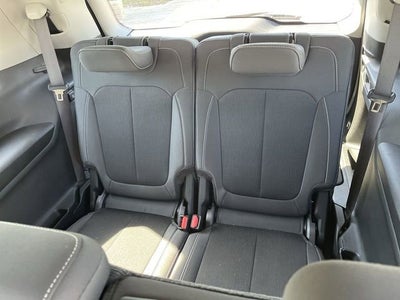 2023 Jeep Grand Cherokee L Laredo 4x4