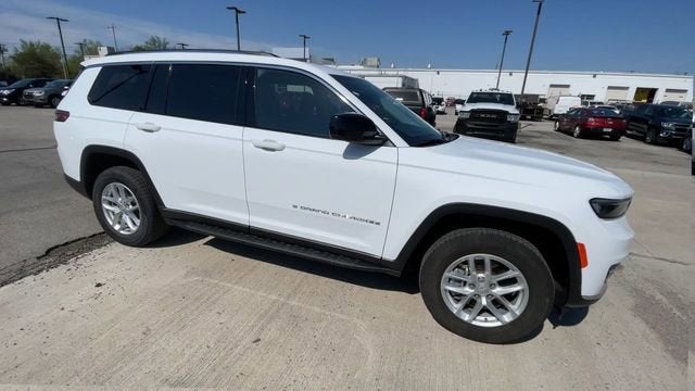 2023 Jeep Grand Cherokee L Laredo 4x4