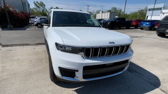 2023 Jeep Grand Cherokee L Laredo 4x4