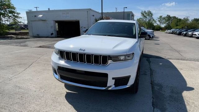 2023 Jeep Grand Cherokee L Laredo 4x4