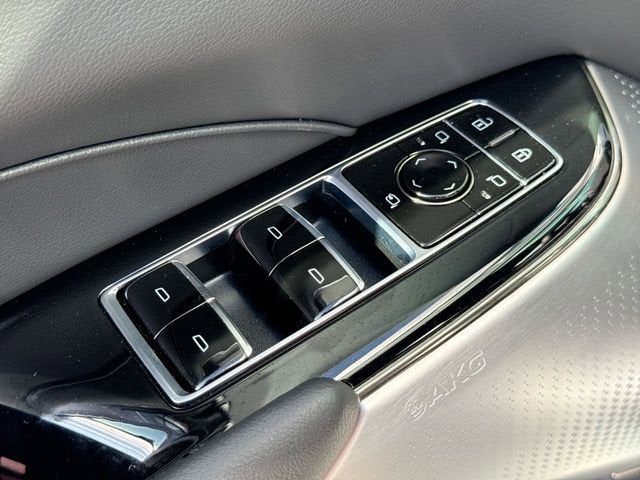 2024 Cadillac LYRIQ Sport 2