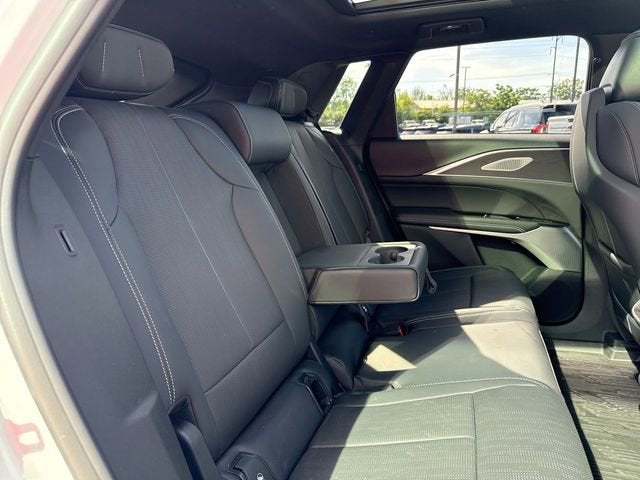 2024 Cadillac LYRIQ Sport 2